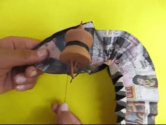 穷人的乐高什么样？印度大佬用垃圾做的玩具，火了