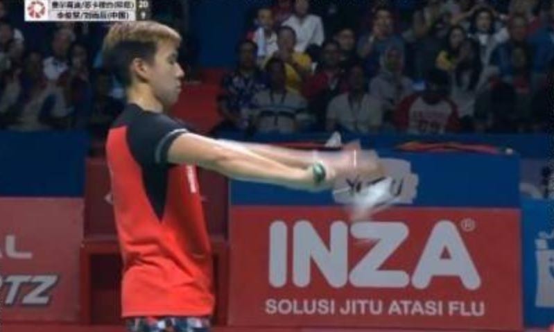 论小苏卡的“奶发”反应羽毛球商业生态的问题