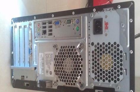 机箱漏电一碰就重启,电脑机箱漏电怎么判断是静电