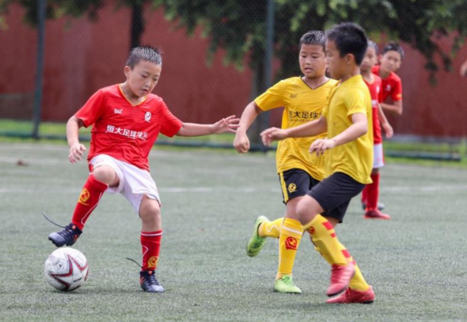 恒大足球学校目前现状,恒大青训教练