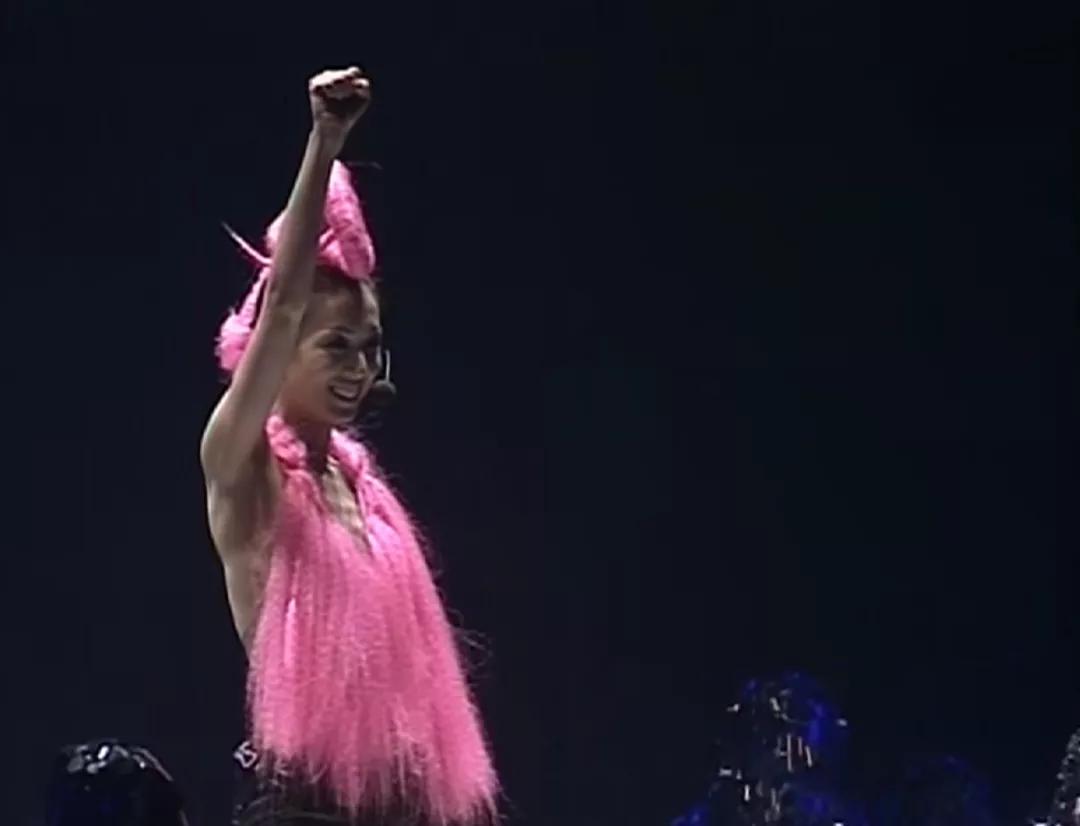 和49岁的她比，流量们的努力好廉价