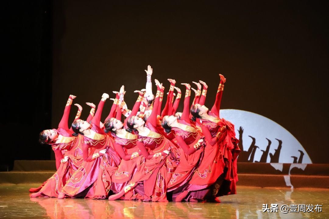 勤学精业修身立业前进中的浙江省苍南县职业中专学校