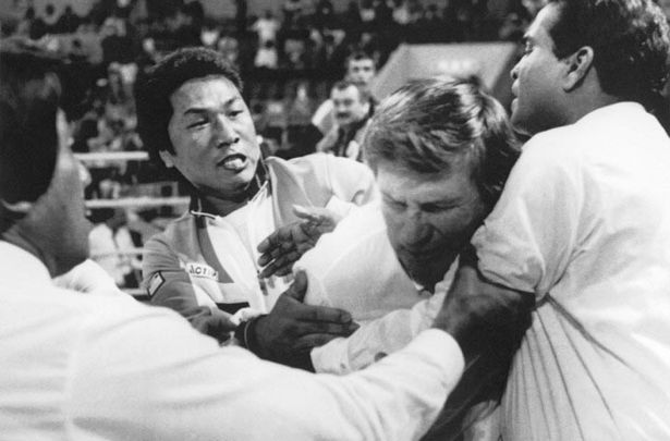 汉城奥运会韩国拳击手差点被打死,哪一年奥运会日本选手拳击被误判