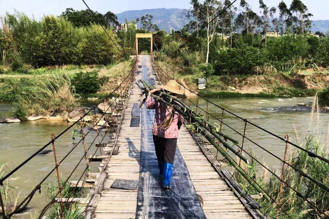 越过山丘才发现它如此优秀,越过山丘发现一无所有