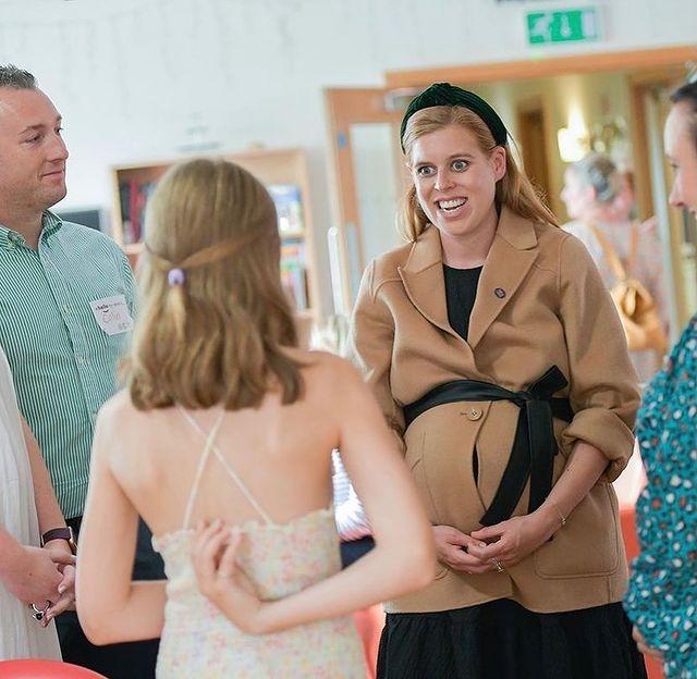 英国碧翠丝公主眼睛凸出,英国碧翠丝公主的照片