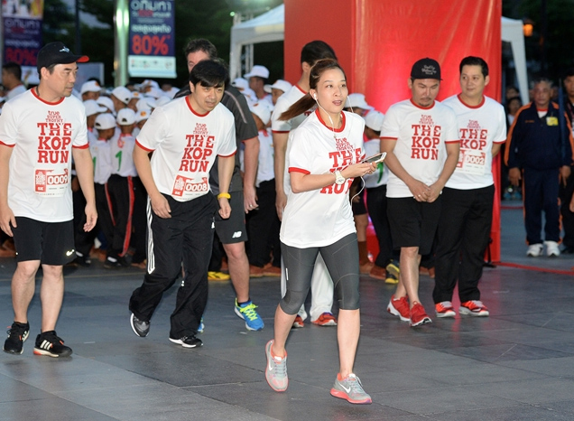 泰国的长公主是海军上将军衔，喜欢跑全马，皇家卫队要陪她跑