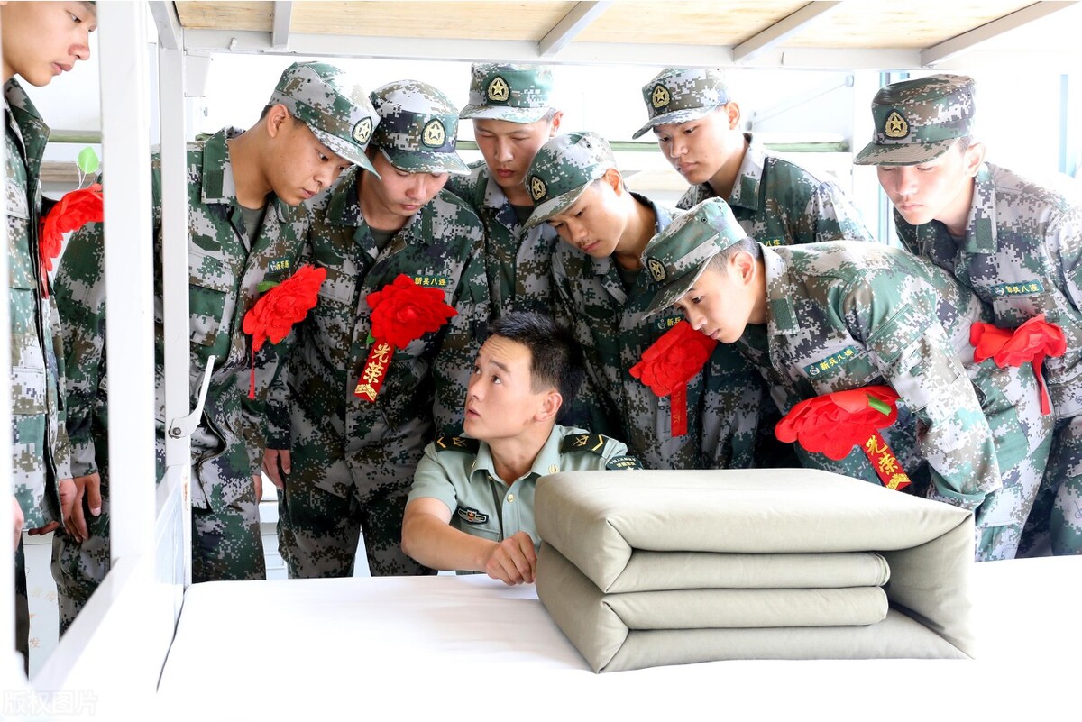 父母坐牢影响孩子参军吗,父母坐牢还可以当兵吗