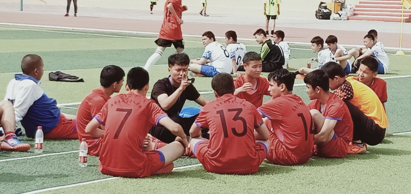 2015新疆乌鲁木齐校园足球比赛,沙区校园足球联赛比赛视频