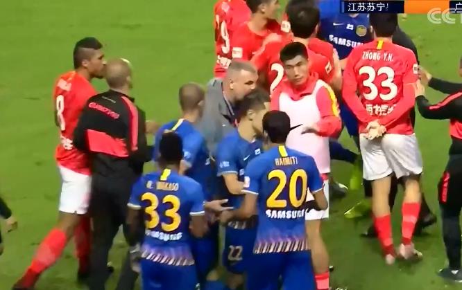 郑智赛后怒瞪观众席会被处罚吗,郑智怒瞪观众席原因被曝