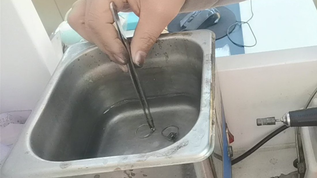 钻石戒指改圈过程一般多少天,黄金戒指圈戒小了如何改大