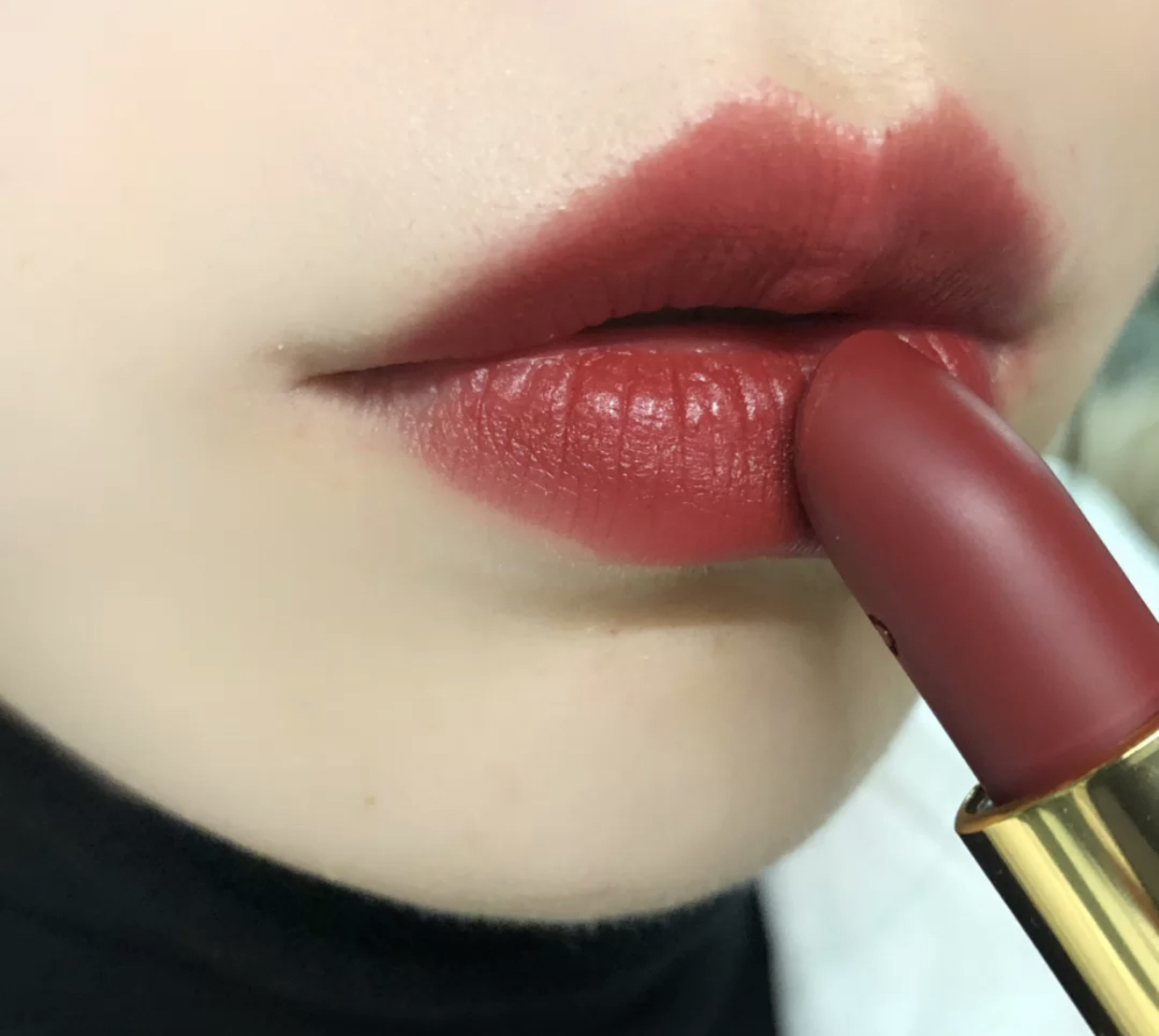 405阿玛尼口红黄黑皮,黄皮口红阿玛尼110