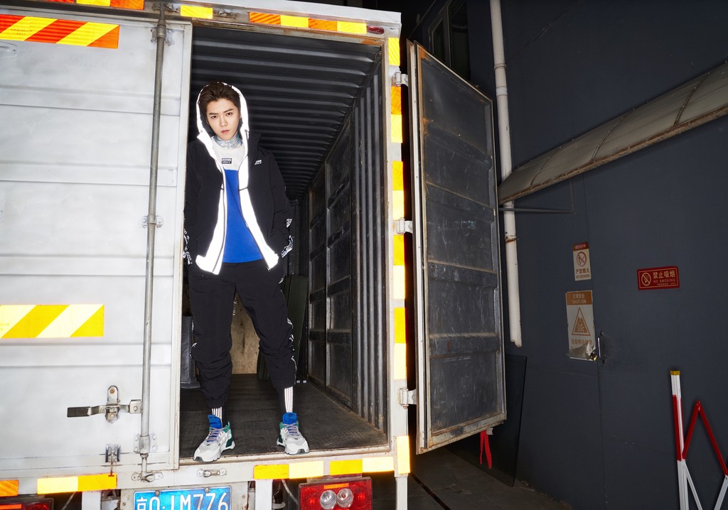 水原希子黑色照片,水原希子黑裙走秀