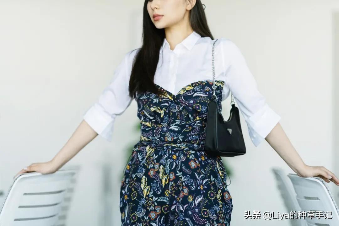 高级旧衣服穿搭技巧,又土又潮的花纹衣服