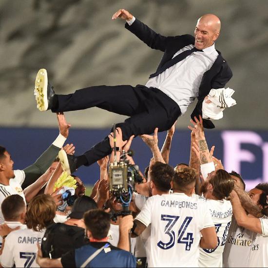 皇马4-1巴萨夺冠赛后冲突,梅西绝杀皇马与齐达内