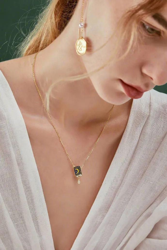 金晨小红绳手链戴哪只手好,金晨同款红绳手链多少钱