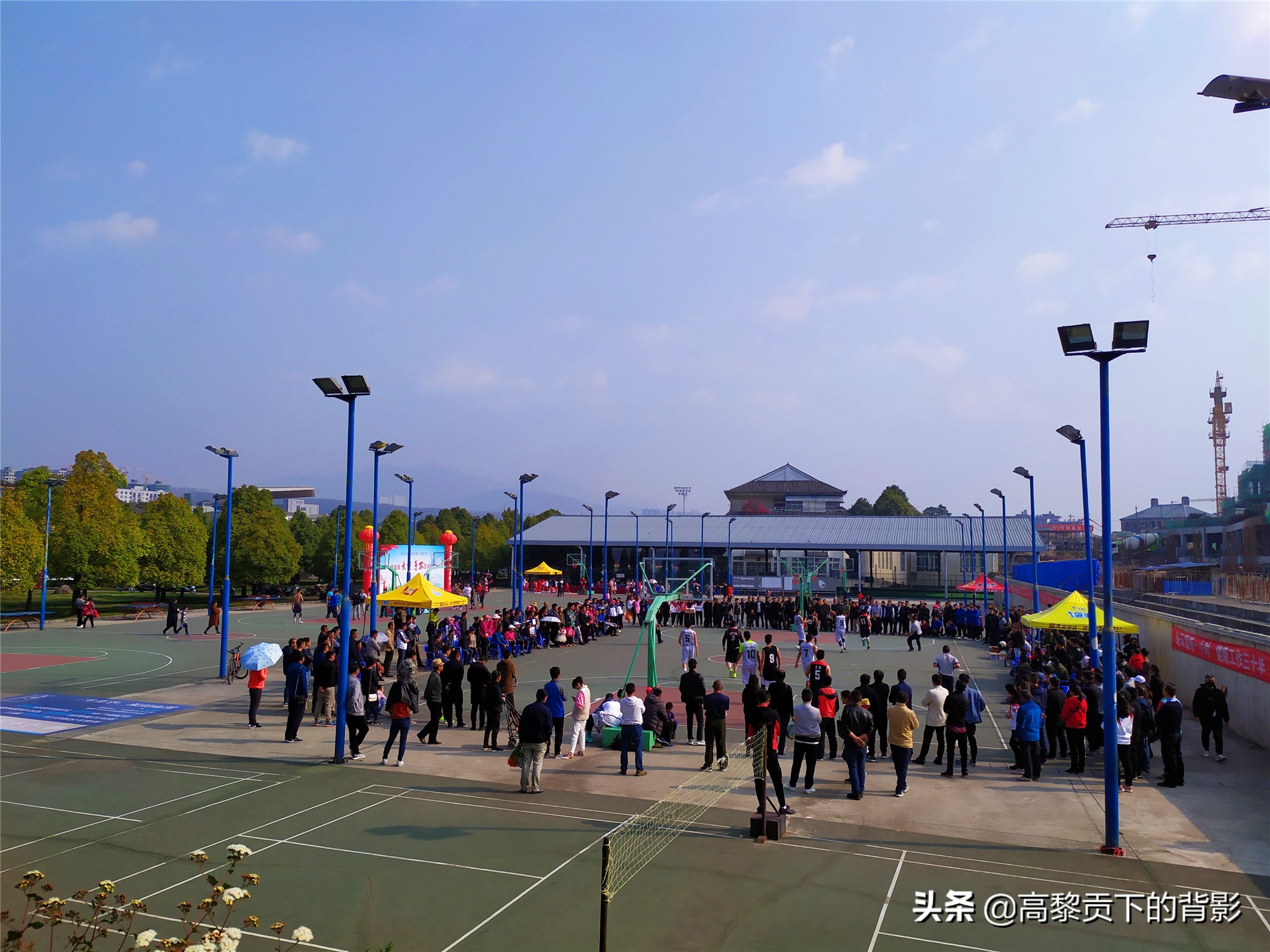 云南腾冲偶遇篮球赛顺便看看腾冲的体育设施如何？