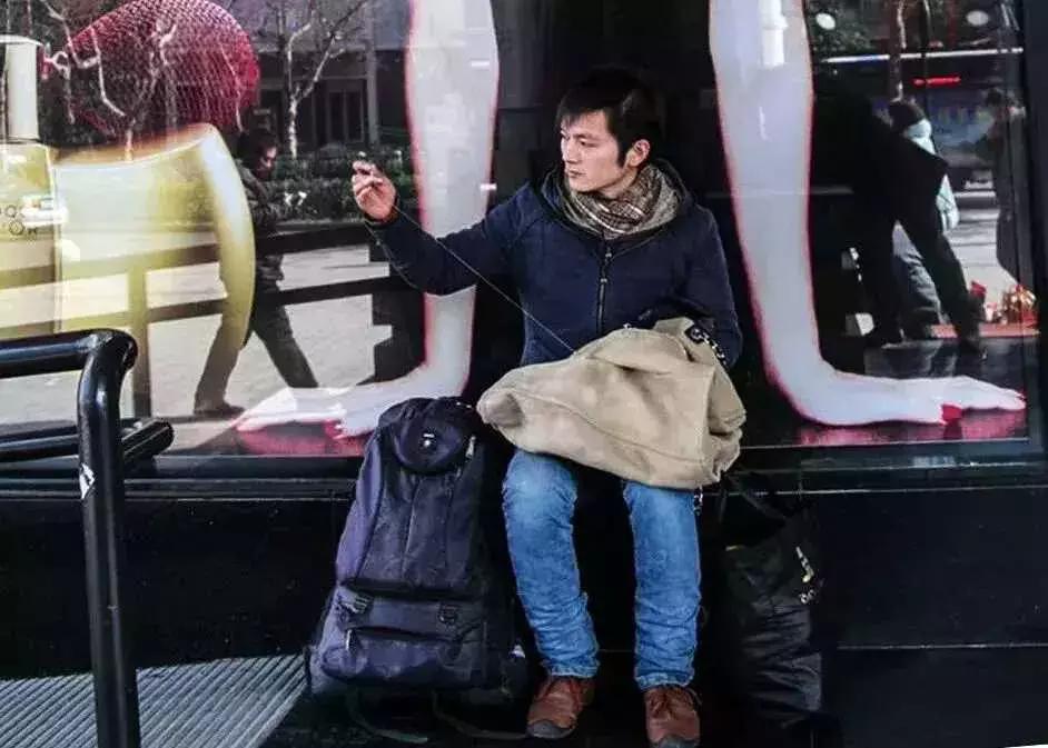 痛心两名学生抢救无效不幸身亡,大学生捅死陪读母亲原因