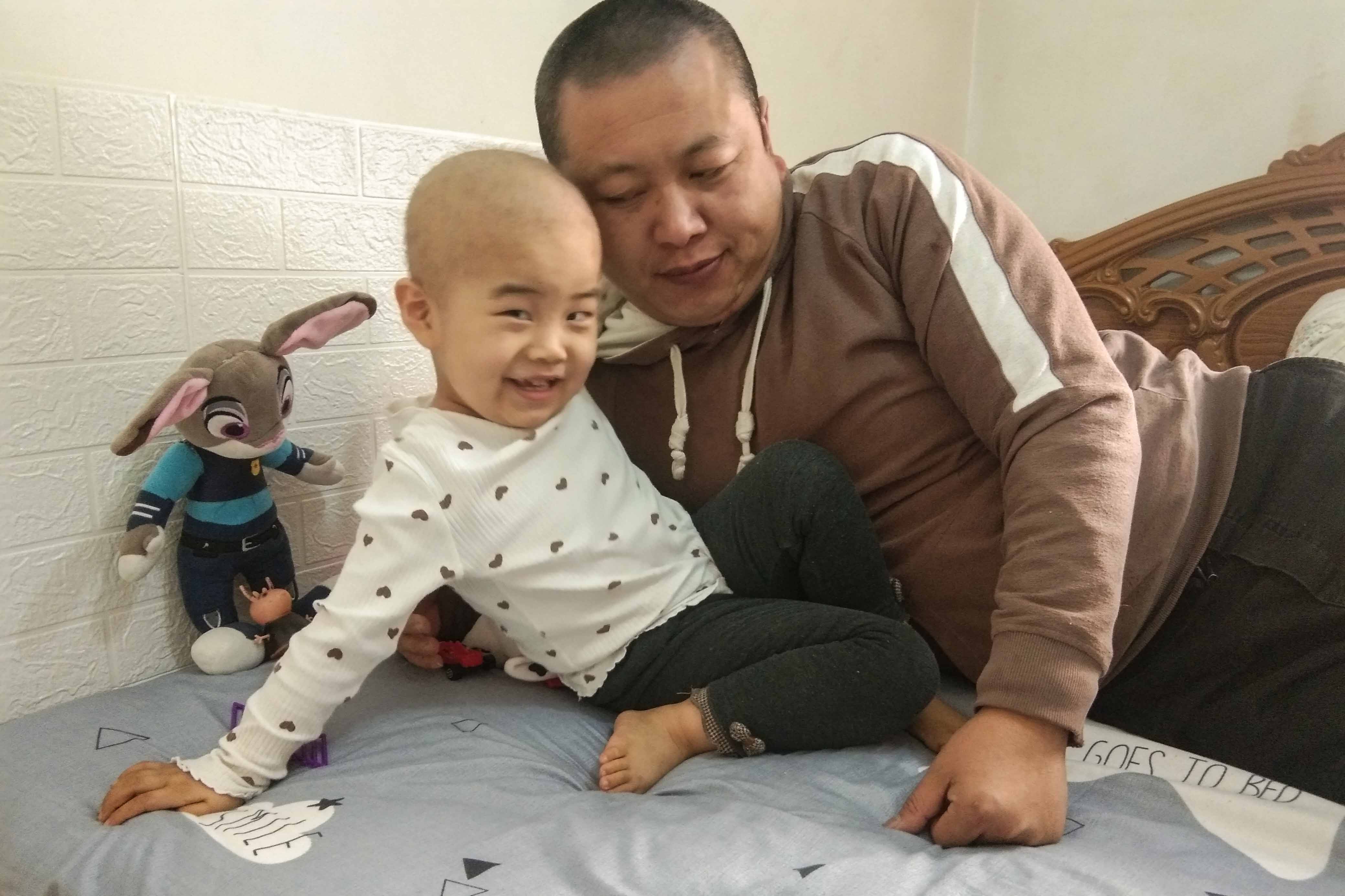 河北一女子漏交女儿新农合出事，崩溃痛哭：对不起，都是妈妈的错