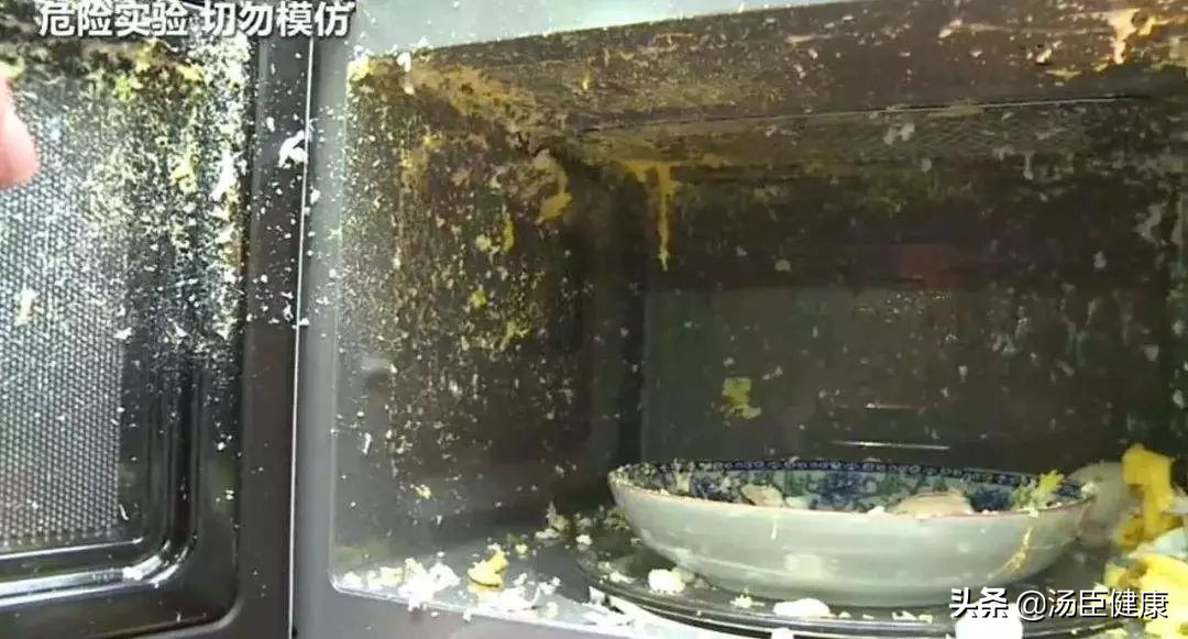 哪些东西放到微波炉里会有危险,这几样东西千万别放进冰箱