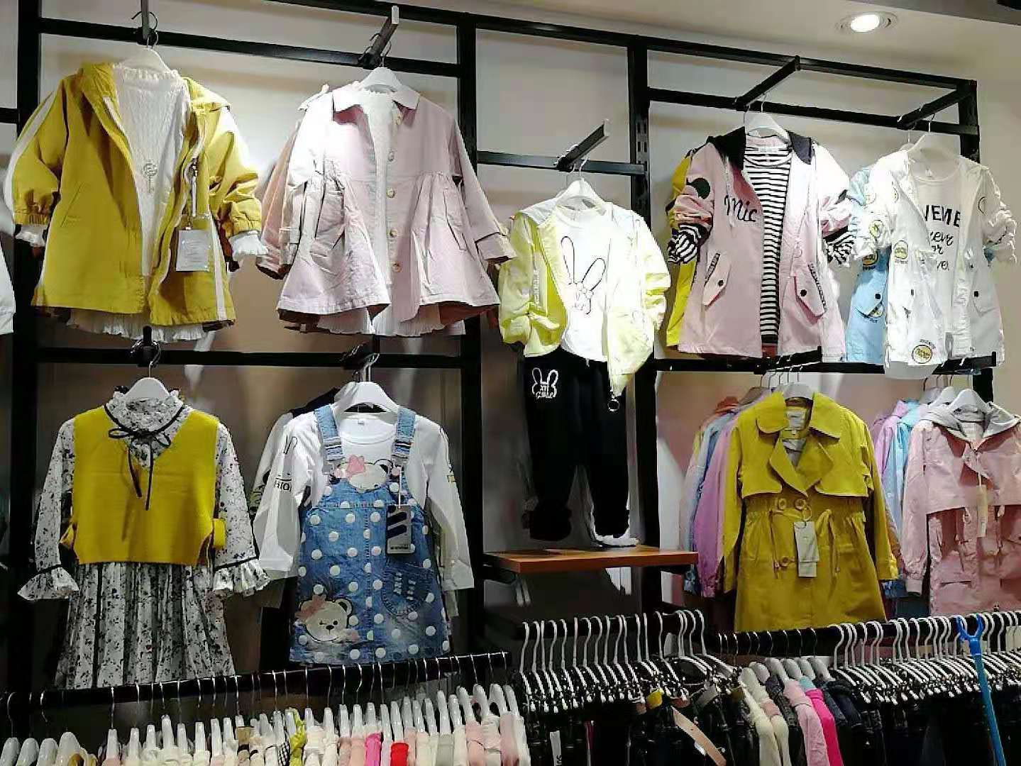 小孩衣服痒,孩子经常皮肤痒是缺少维生素吗