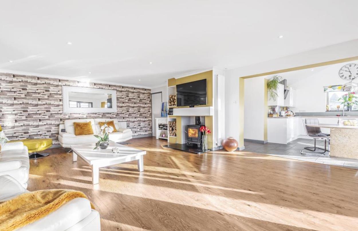 在英国100人民币能买到什么,100万英镑在英国能买什么房子