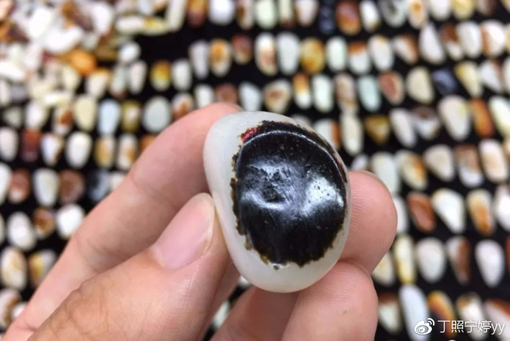 一招鉴别俄料和籽料,鉴别俄料