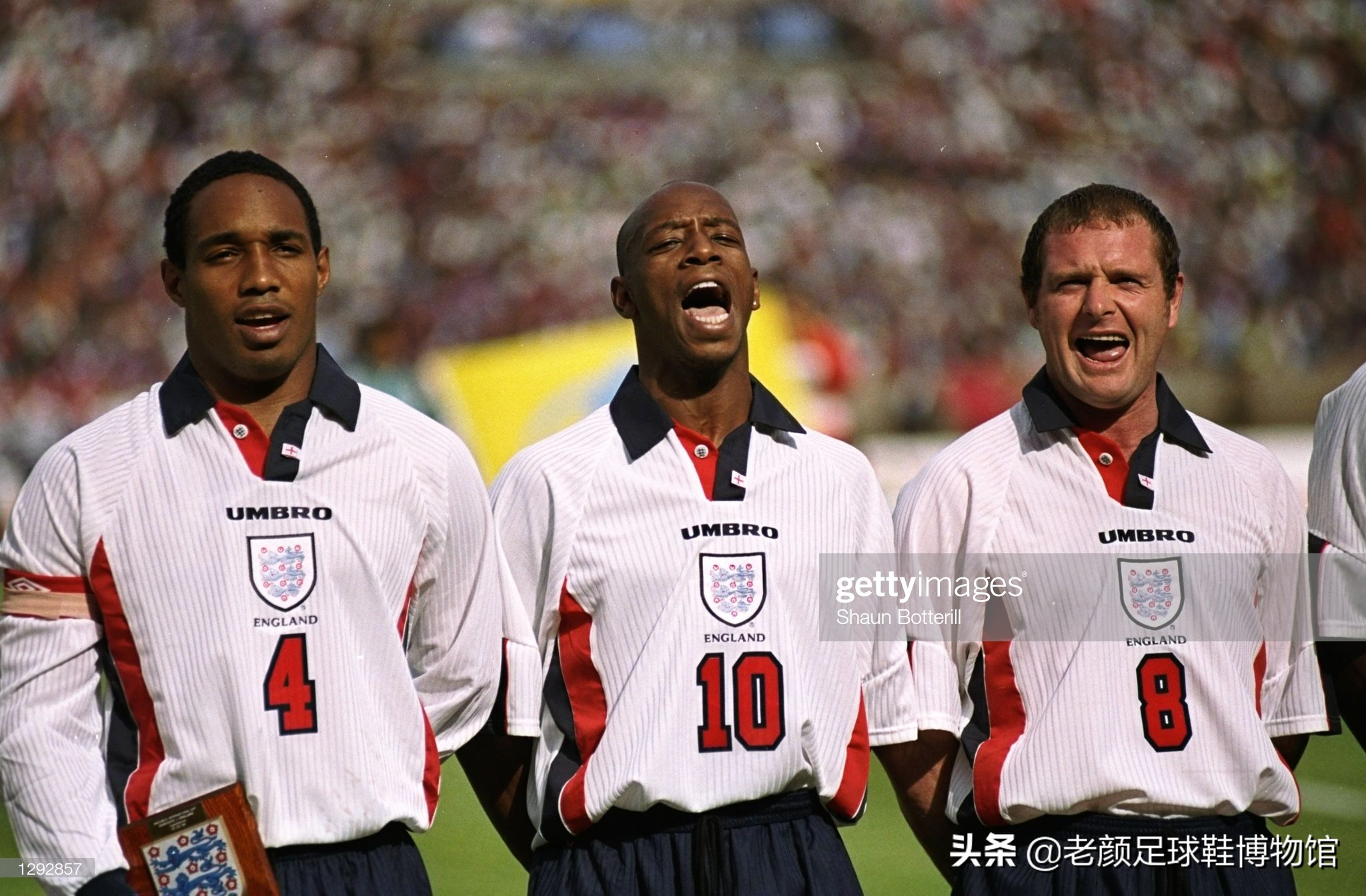 破产酒鬼的球鞋拍卖值6万，加图索的恩人名字成为香港路名