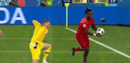 足球场上的搞笑进球视频,足球场上的搞笑瞬间视频