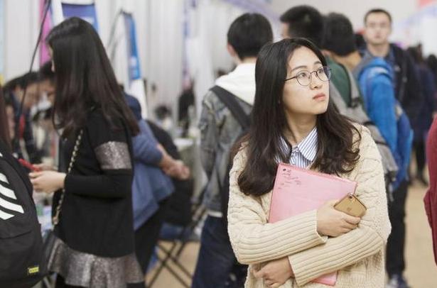 毕业后未工作档案去哪里了,毕业以后档案回生源地需要报到吗