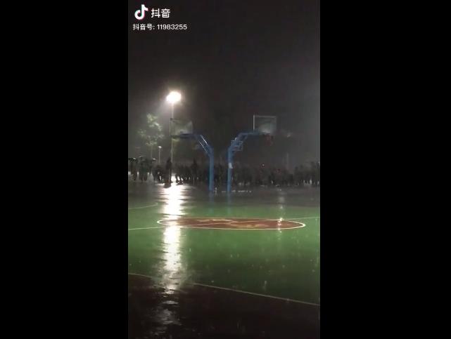 真人版穿越火线军训,有真人cs军训的大学