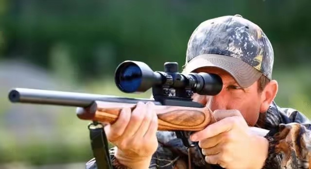 *击狙**手常说的“三点钟”方向,指的是什么?