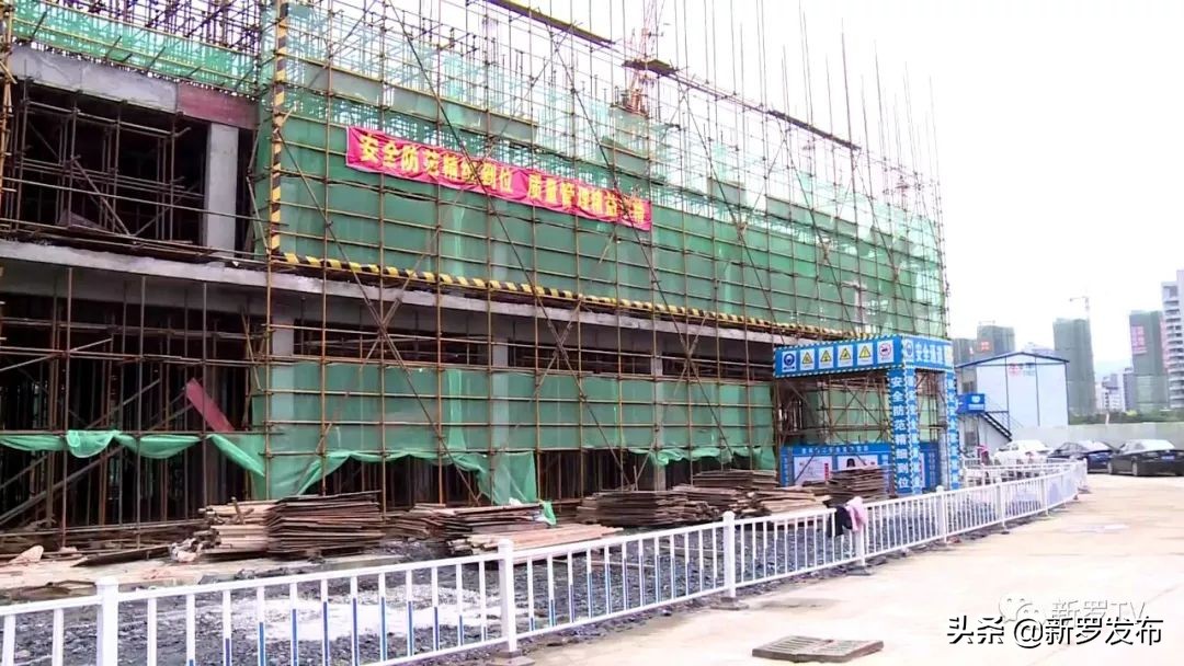 再过三个月,东肖镇洋潭村一所小学又将投入使用!规划设计48个班