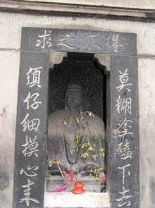 当阳玉泉寺铁塔倾斜图片,玉泉寺铁塔千年不倒之谜是什么