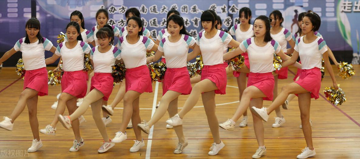 “我该怎么办？”——青春期女孩情绪波动大，家长该如何引导？