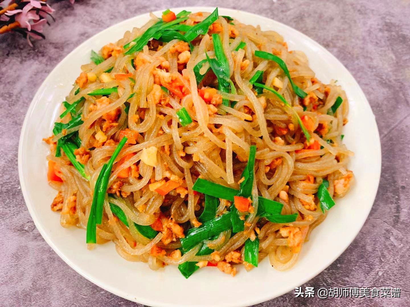 炒粉丝粘锅了是油放少了吗,凉拌粉丝需要焯水几分钟