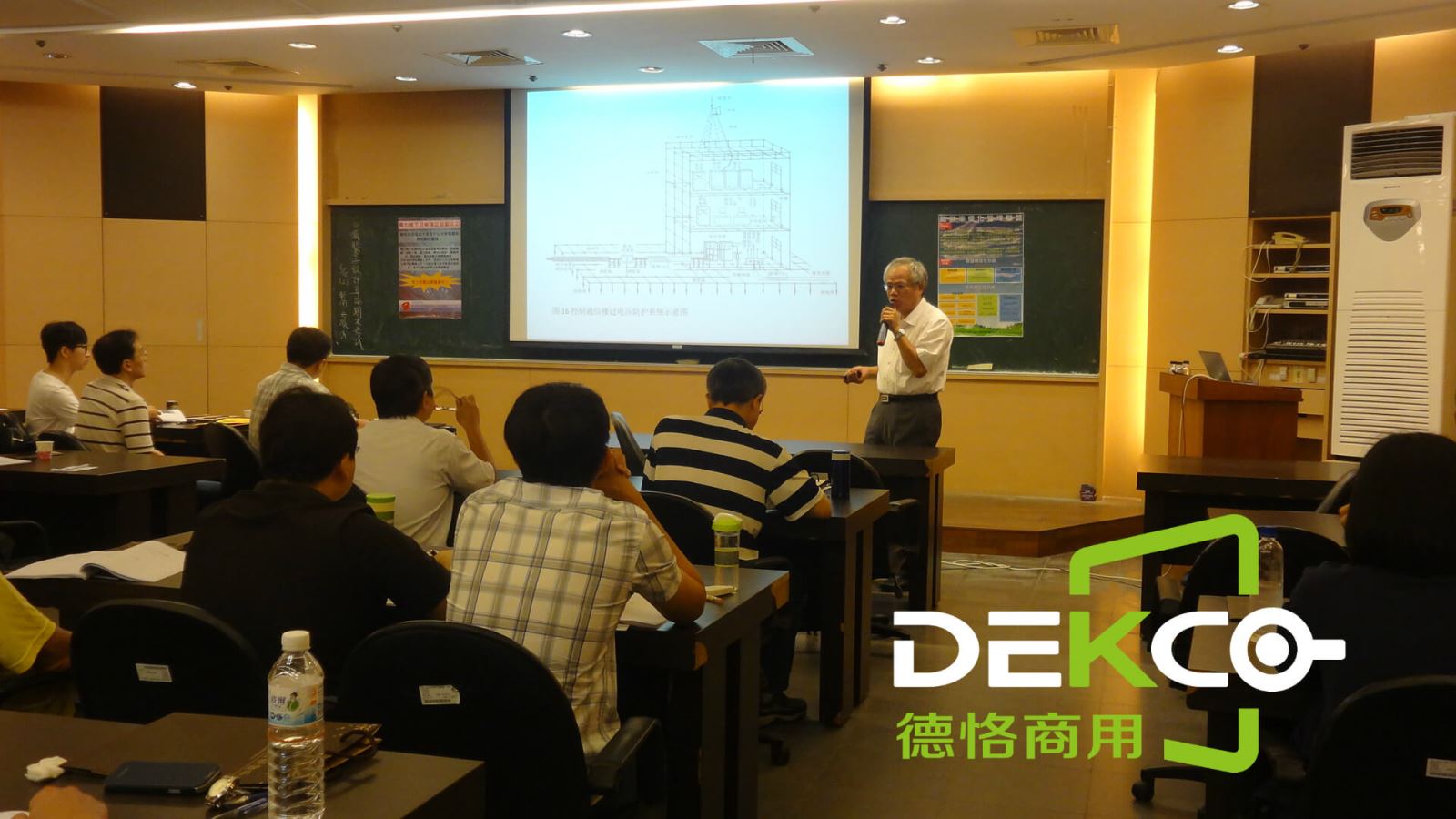 电脑同时投屏到电视和投影仪,笔记本电脑和投影怎么无线连接