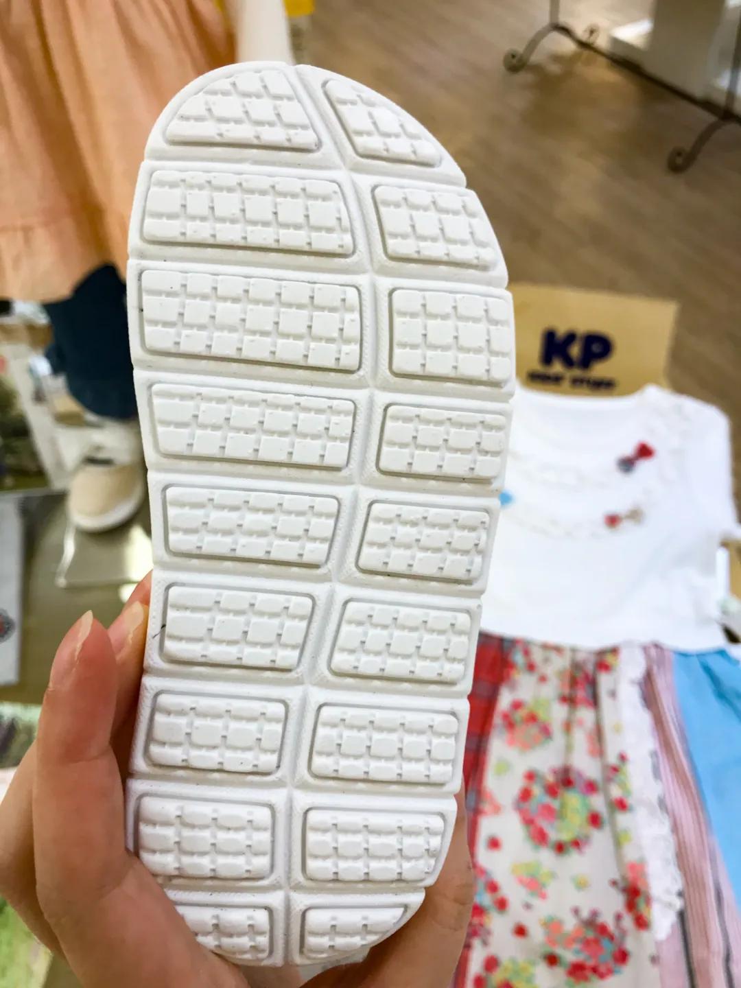 儿童哪一款凉鞋最好,哪个牌子的儿童凉鞋好穿推荐