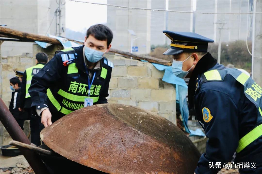 高速公路拆房有争议,高速公路旁边违建会被强拆吗