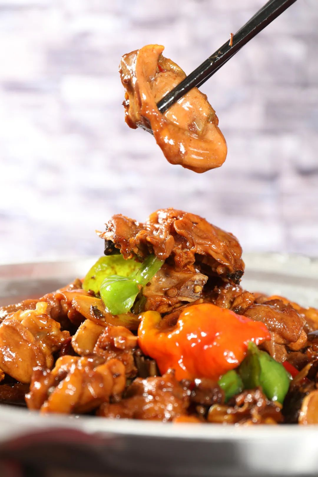 东北人吃战斗鸡,有多凶?