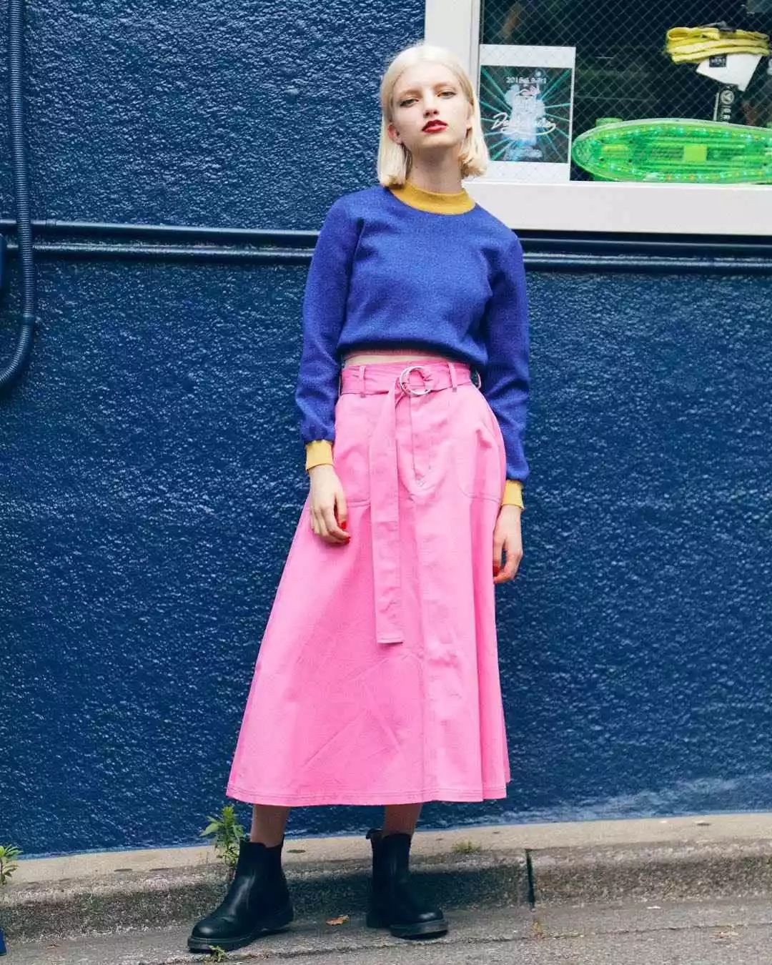 玫红色的高级穿搭,玫红色怎样穿时尚