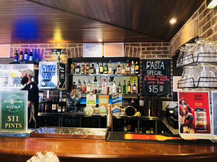 留学生干代购赚钱吗,留学生大部分都打工吗