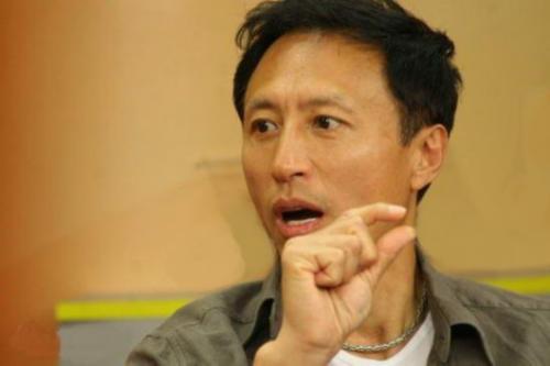 那个曾不顾家人反对，毅然出国留学的王洛勇，如今去了哪里？