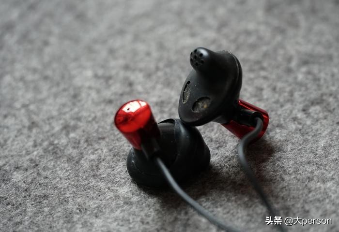 20年耳机回忆录漫谈那些学生时代最宝贵的“耳机神器”们