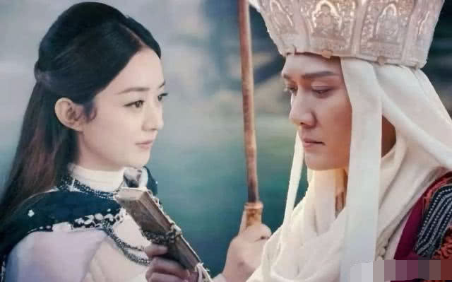 赵丽颖婚后怀孕再添石锤？被拍逛母婴店，衣着宽松十足的孕味！