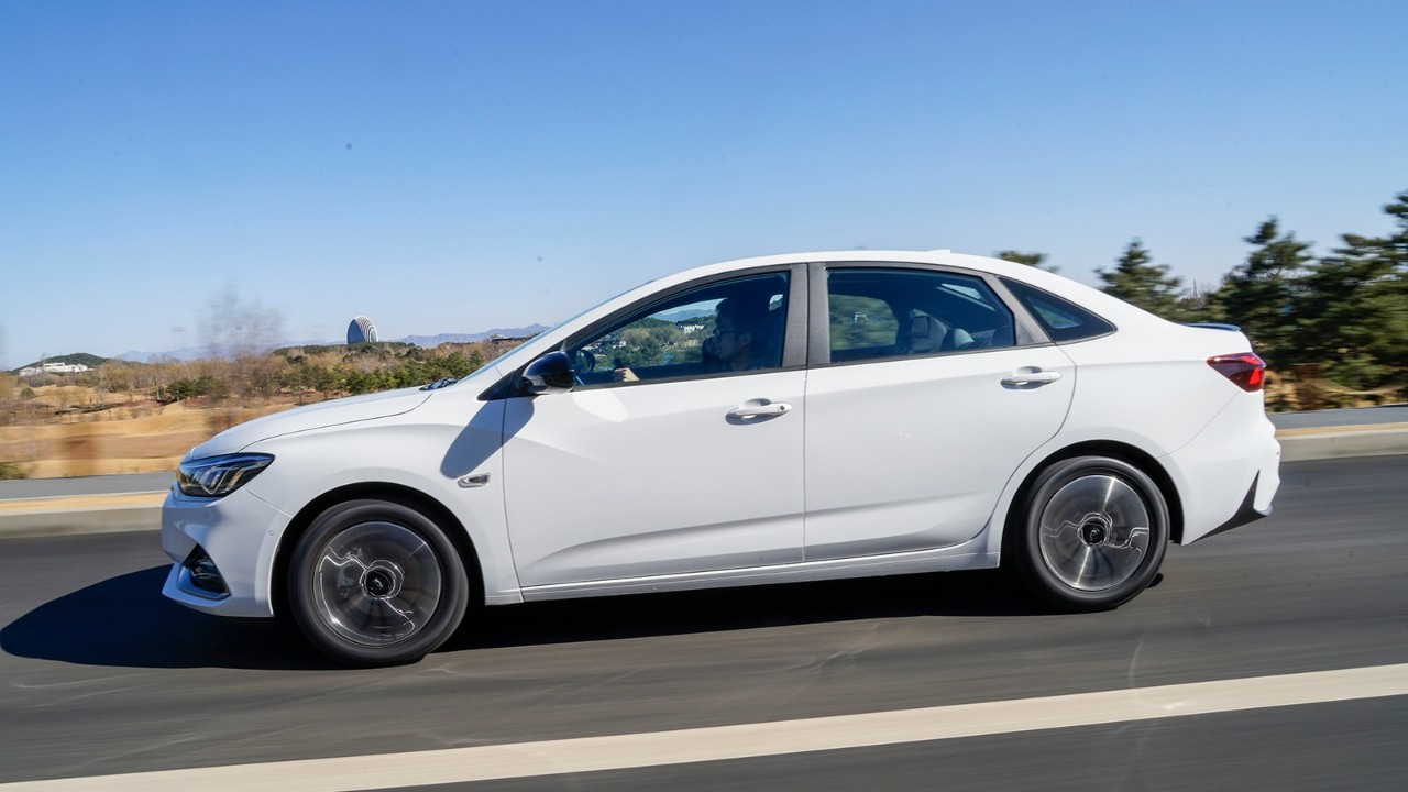 雪佛兰全新科鲁兹rs赛道动态表现,雪佛兰科鲁泽rs三缸车能不能买