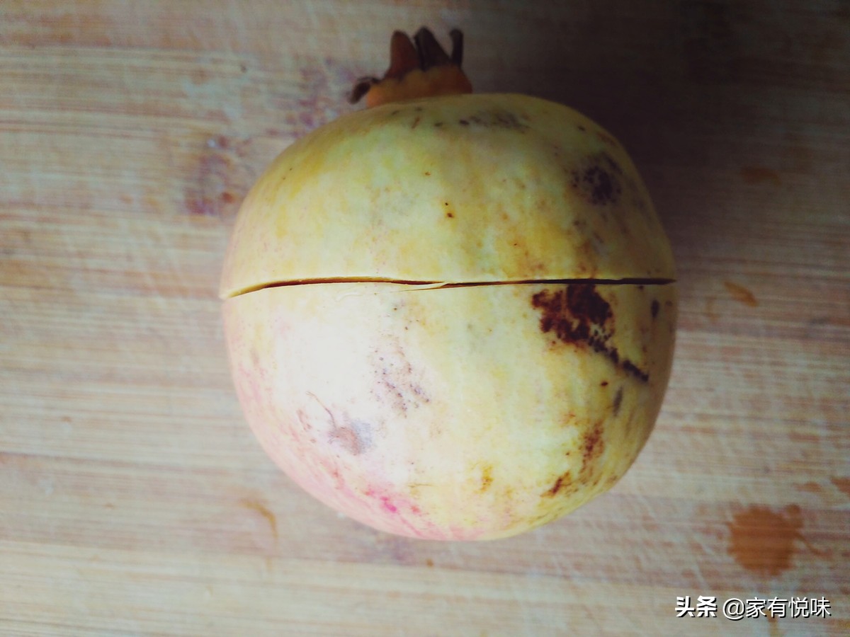 推荐四种方法轻松剥石榴,怎么快速的剥石榴小窍门