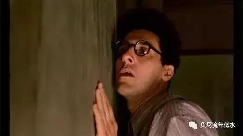 夜里歇斯底里的女孩,楼上的那个女人