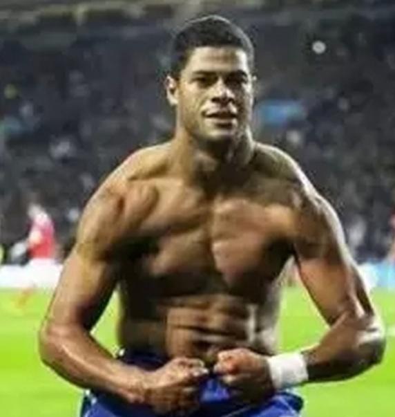 精彩进球井喷！张玉宁胡尔克德布劳内爆射VS萨拉赫奔袭