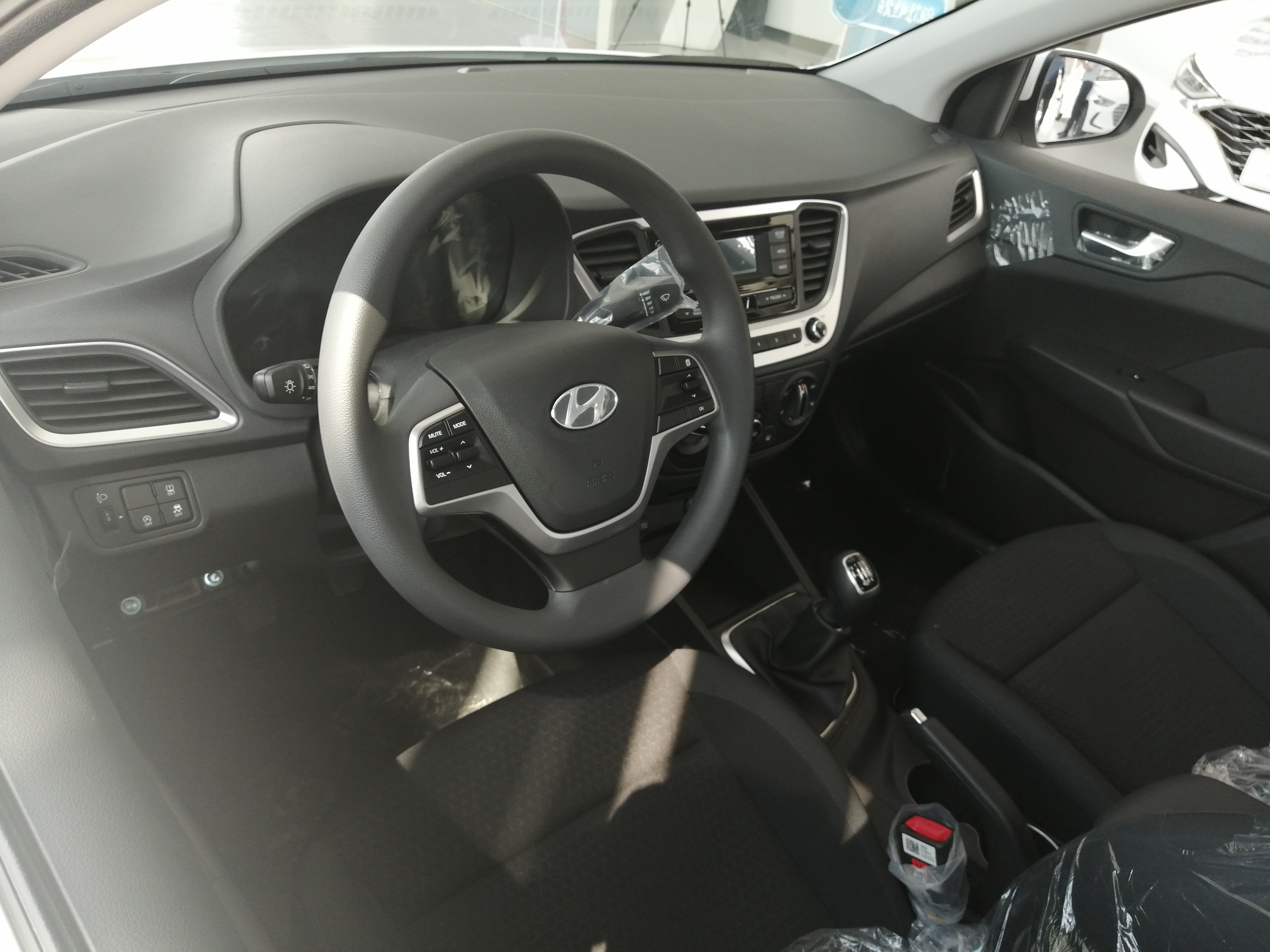 现代悦纳16年,16年现代悦纳价格