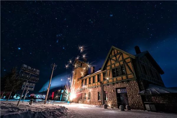 比上海低调，比重庆安静，内蒙古这座小城才是中国夜景最美的地方